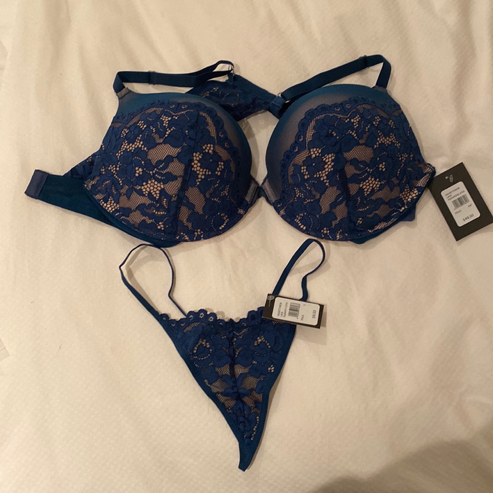 Fredericks’s- Bra and Thong set!  Brand new!
